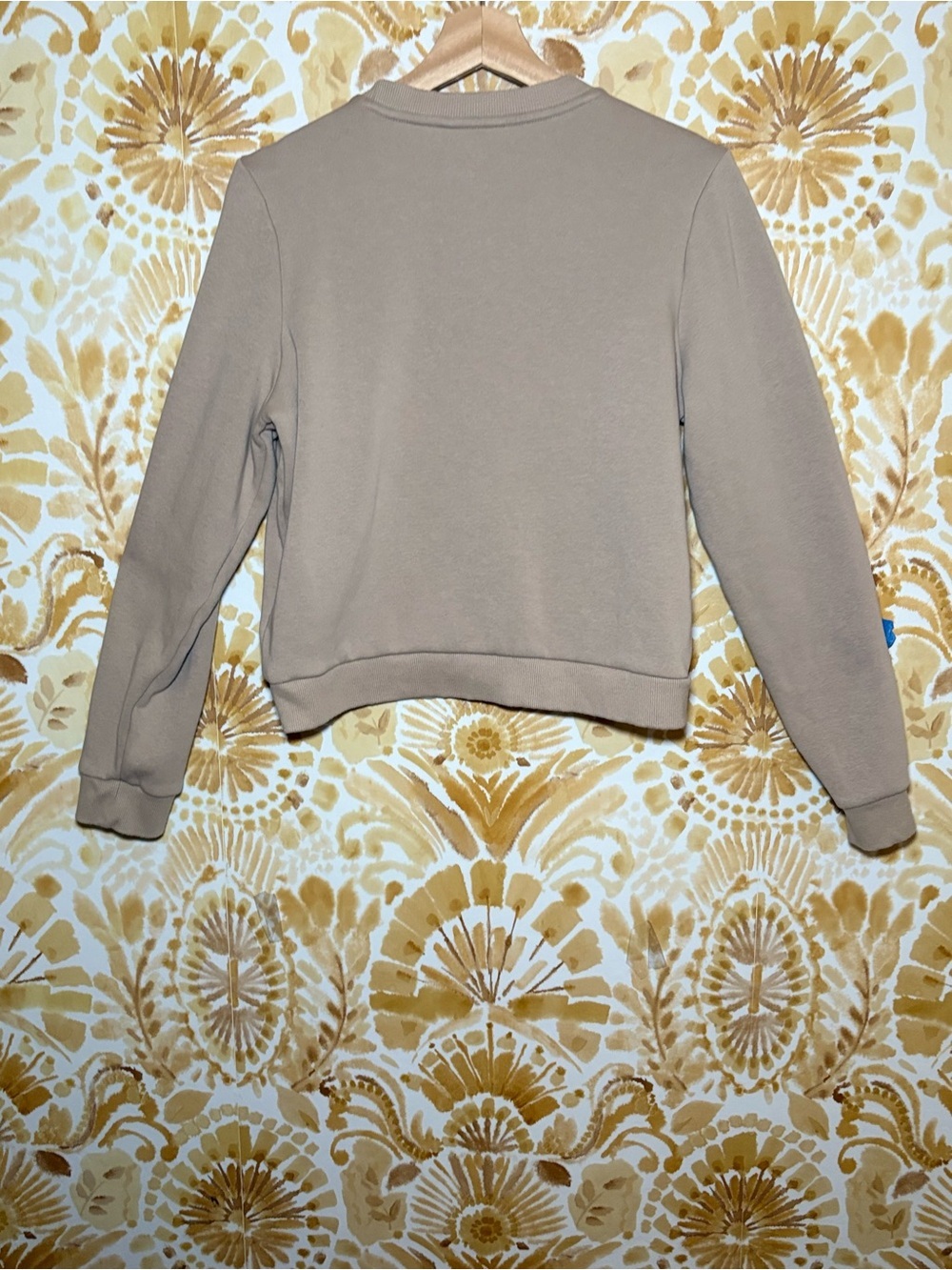 GUESS Los Angeles Cropped Sweatshirt Beige Crewneck Logo Pullover Casual - Picture 5 of 10